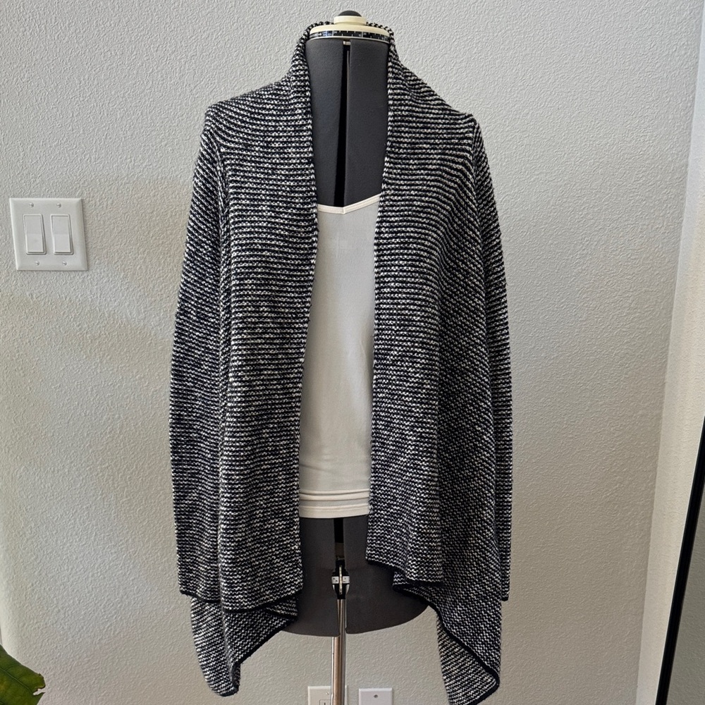 Zara knit Black and White Open Front Sweater